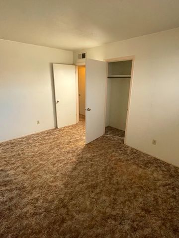 1900 Shari Vista Road SW, Albuquerque, NM 87114