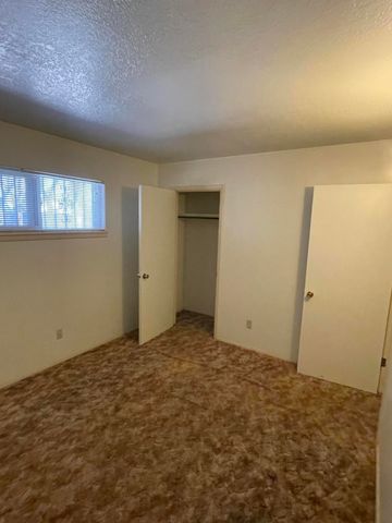 1900 Shari Vista Road SW, Albuquerque, NM 87114