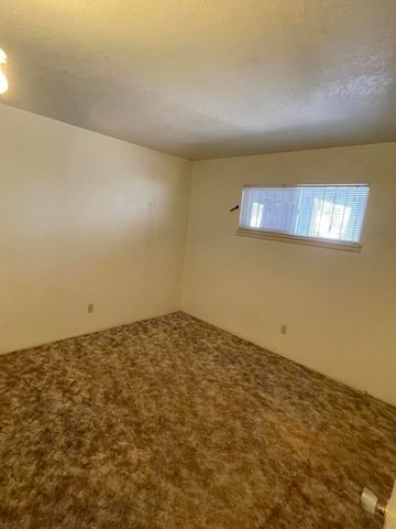 1900 Shari Vista Road SW, Albuquerque, NM 87114