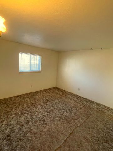 1900 Shari Vista Road SW, Albuquerque, NM 87114