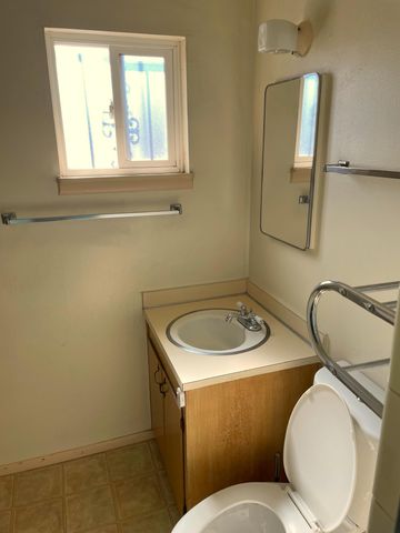 1900 Shari Vista Road SW, Albuquerque, NM 87114