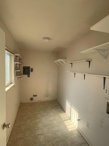 1900 Shari Vista Road SW, Albuquerque, NM 87114