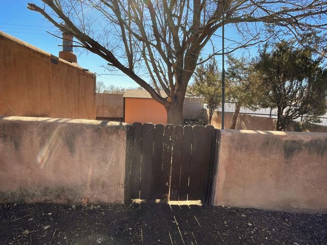 1900 Shari Vista Road SW, Albuquerque, NM 87114