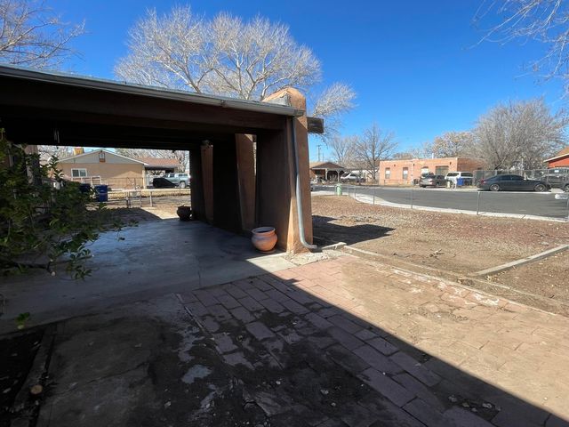 1900 Shari Vista Road SW, Albuquerque, NM 87114
