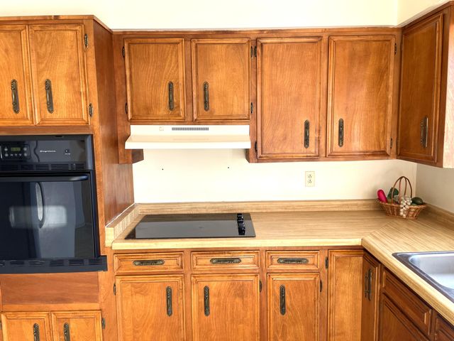 1900 Shari Vista Road SW, Albuquerque, NM 87114