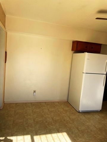 1900 Shari Vista Road SW, Albuquerque, NM 87114