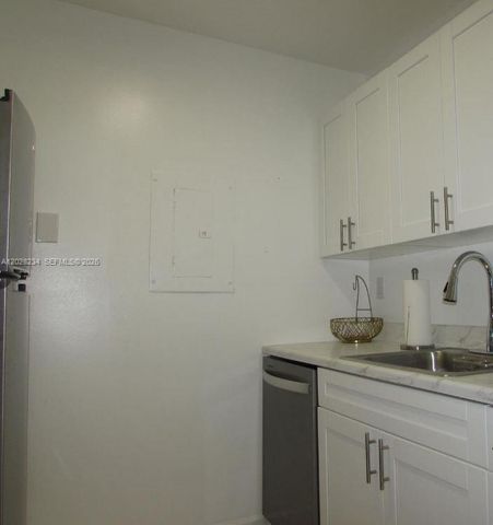1141 Lake Victoria Dr F, Palm Beach, FL 33411