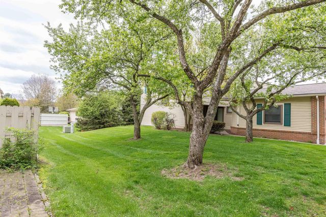 5679 Drake Hollow Drive, West Bloomfield, MI 48322