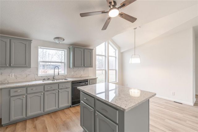9268 S Ridge Drive, Luther, OK 73054