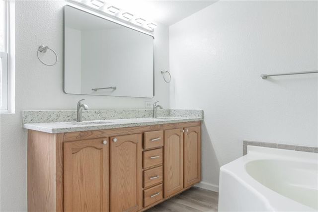 9268 S Ridge Drive, Luther, OK 73054