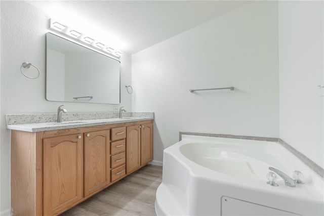 9268 S Ridge Drive, Luther, OK 73054