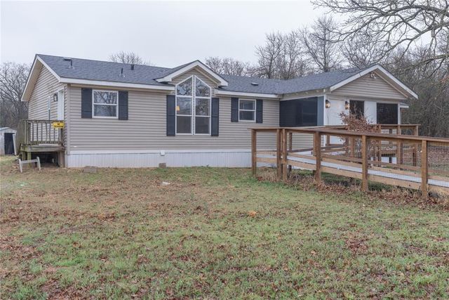 9268 S Ridge Drive, Luther, OK 73054