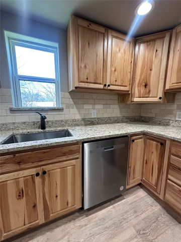 431 W Monterey Street, Denison, TX 75020