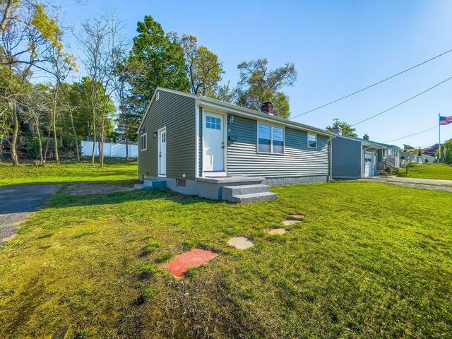 41 Loretta St, Springfield, MA 01118