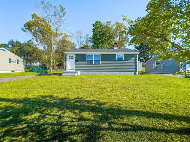41 Loretta St, Springfield, MA 01118