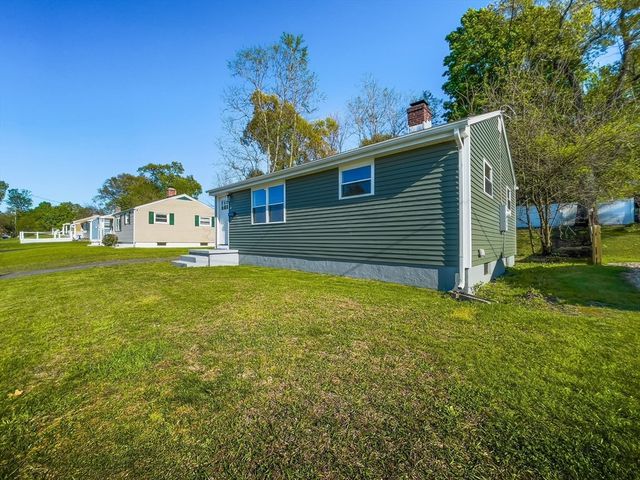 41 Loretta St, Springfield, MA 01118