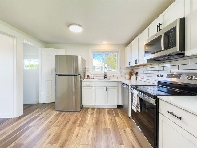 41 Loretta St, Springfield, MA 01118