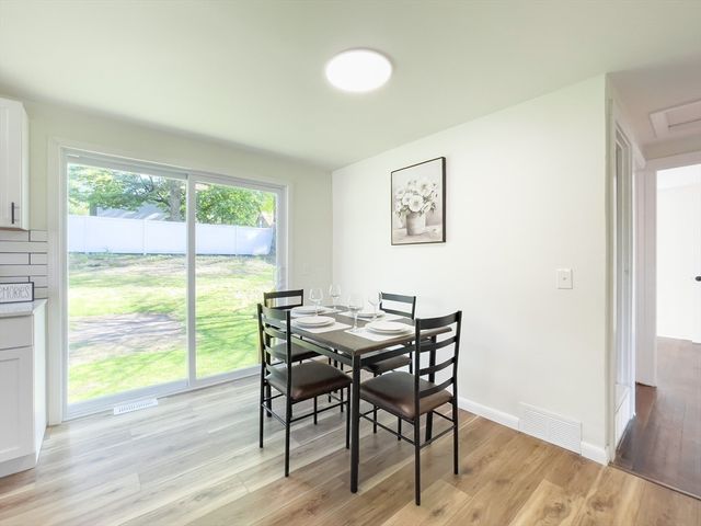 41 Loretta St, Springfield, MA 01118