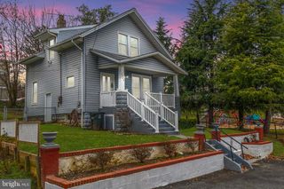 2424 S KENMORE ST, Arlington, VA 22206