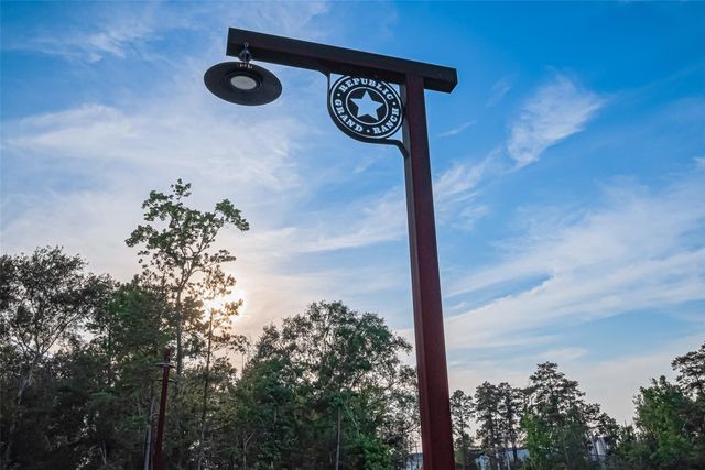 15743 Wooded Trail Way, Willis, TX 77378