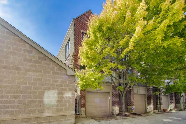2743 N Wayne Avenue E, Chicago, IL 60614