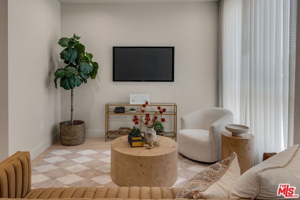 117 Plymouth Street, Inglewood, CA 90302