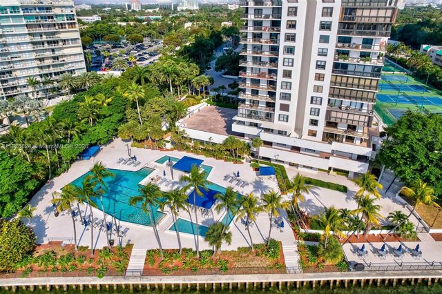 2333 Brickell Ave 1701, Miami, FL 33129
