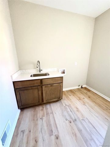 1296 Blue Ridge Parkway, White Lake Charter Township, MI 48383