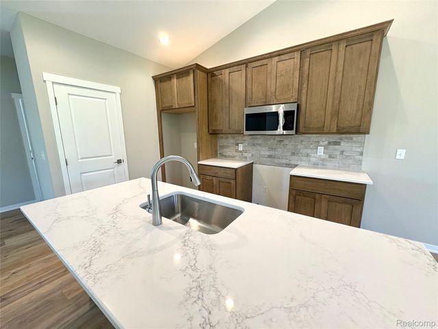 1296 Blue Ridge Parkway, White Lake Charter Township, MI 48383