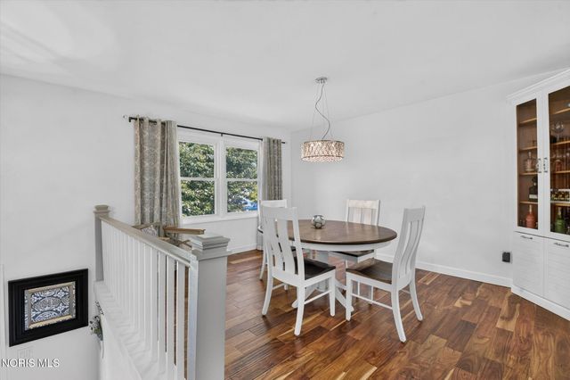 1041 E Elm Tree Road, Rossford, OH 43460