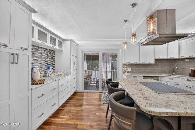 1041 E Elm Tree Road, Rossford, OH 43460