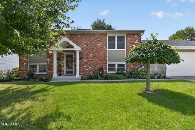 1041 E Elm Tree Road, Rossford, OH 43460