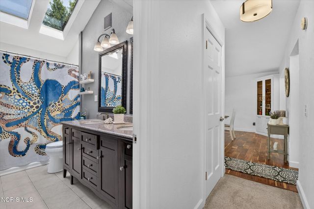 1041 E Elm Tree Road, Rossford, OH 43460