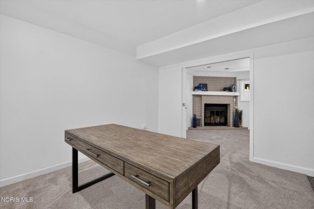 1041 E Elm Tree Road, Rossford, OH 43460