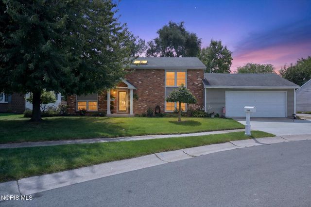 1041 E Elm Tree Road, Rossford, OH 43460
