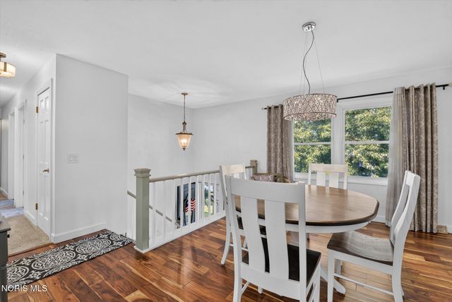 1041 E Elm Tree Road, Rossford, OH 43460