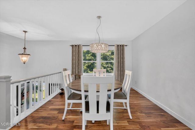 1041 E Elm Tree Road, Rossford, OH 43460
