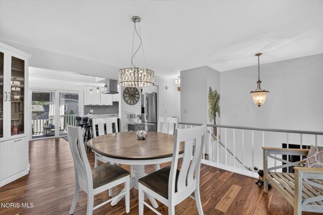 1041 E Elm Tree Road, Rossford, OH 43460