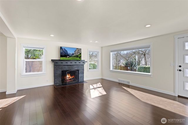 12046 12 Avenue NE, Seattle, WA 98125