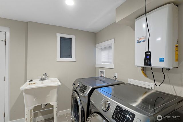 12046 12 Avenue NE, Seattle, WA 98125