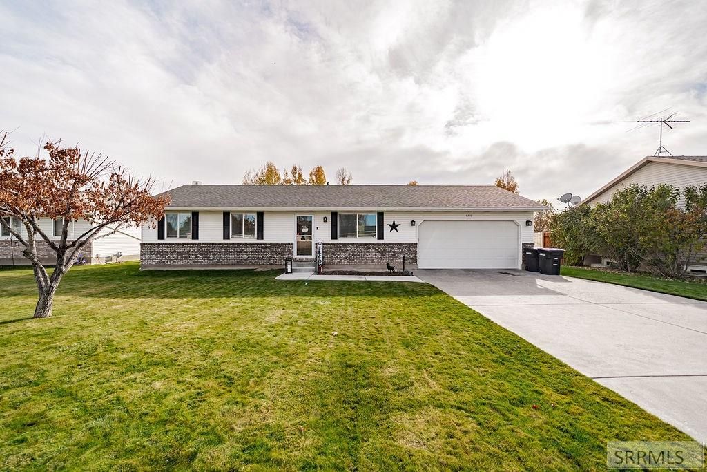 4216 E Edgewood Circle, Ammon, ID 83406