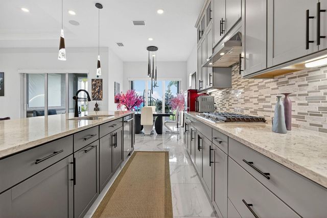 10405 Northbrook Circle, Palm Beach Gardens, FL 33412