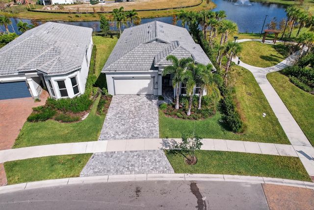 10405 Northbrook Circle, Palm Beach Gardens, FL 33412