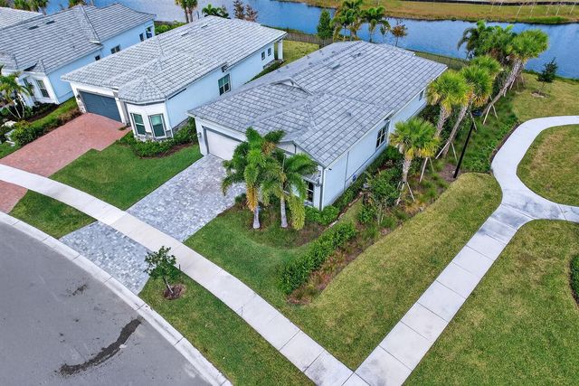 10405 Northbrook Circle, Palm Beach Gardens, FL 33412