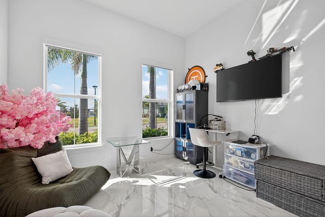 10405 Northbrook Circle, Palm Beach Gardens, FL 33412