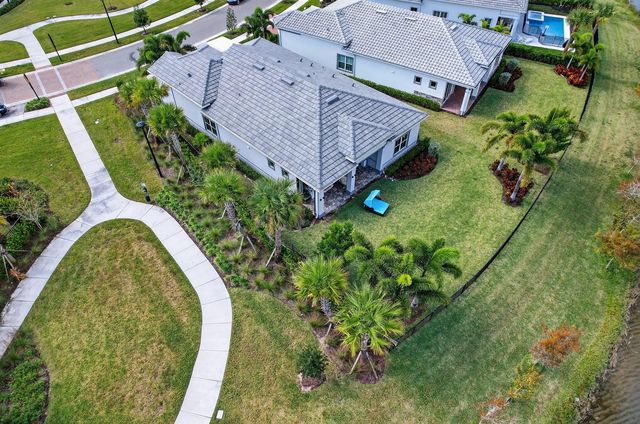 10405 Northbrook Circle, Palm Beach Gardens, FL 33412