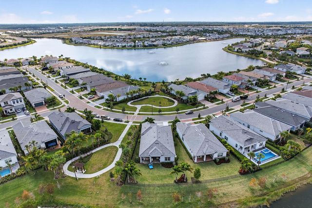 10405 Northbrook Circle, Palm Beach Gardens, FL 33412
