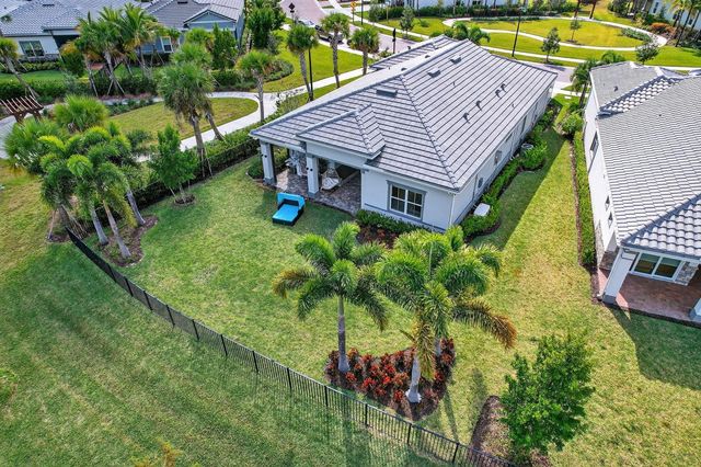 10405 Northbrook Circle, Palm Beach Gardens, FL 33412