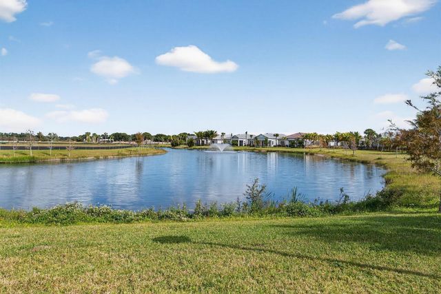 10405 Northbrook Circle, Palm Beach Gardens, FL 33412