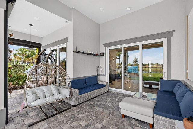 10405 Northbrook Circle, Palm Beach Gardens, FL 33412